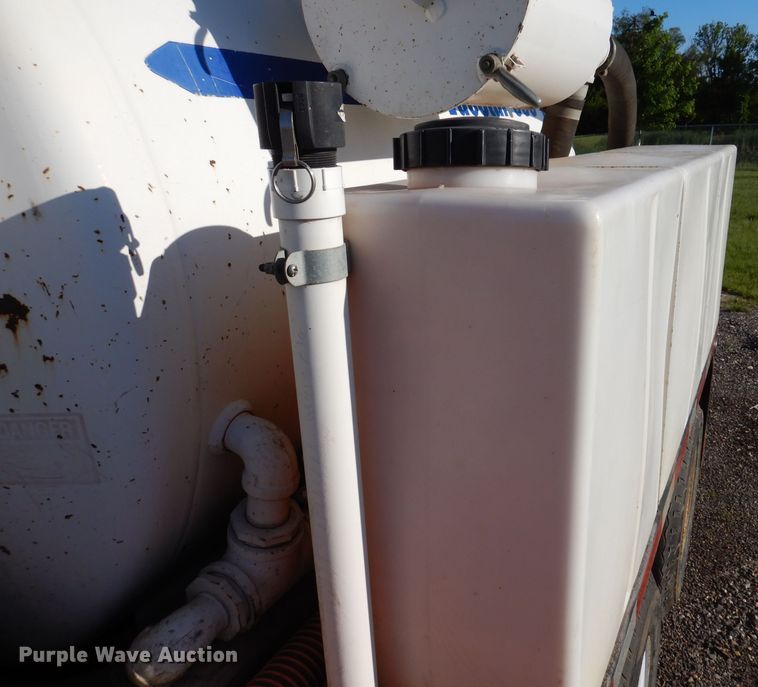 image for item JH9736 2001 Vacstar 800 DT  vacuum excavator