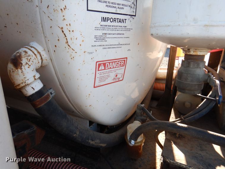 image for item JH9736 2001 Vacstar 800 DT  vacuum excavator