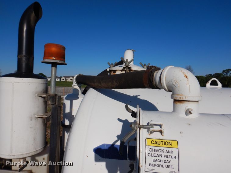 image for item JH9736 2001 Vacstar 800 DT  vacuum excavator