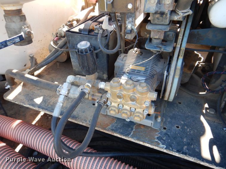 image for item JH9736 2001 Vacstar 800 DT  vacuum excavator