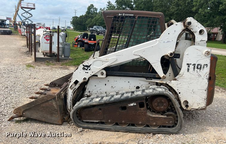 image for item JM9146 2008 Bobcat T190  tracked skid steer loader