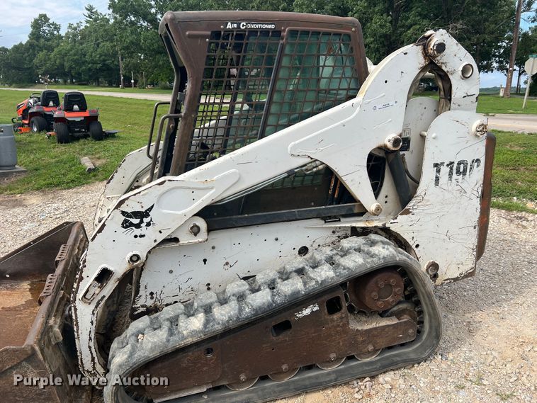 image for item JM9146 2008 Bobcat T190  tracked skid steer loader