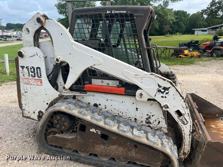 image for item JM9146 2008 Bobcat T190  tracked skid steer loader