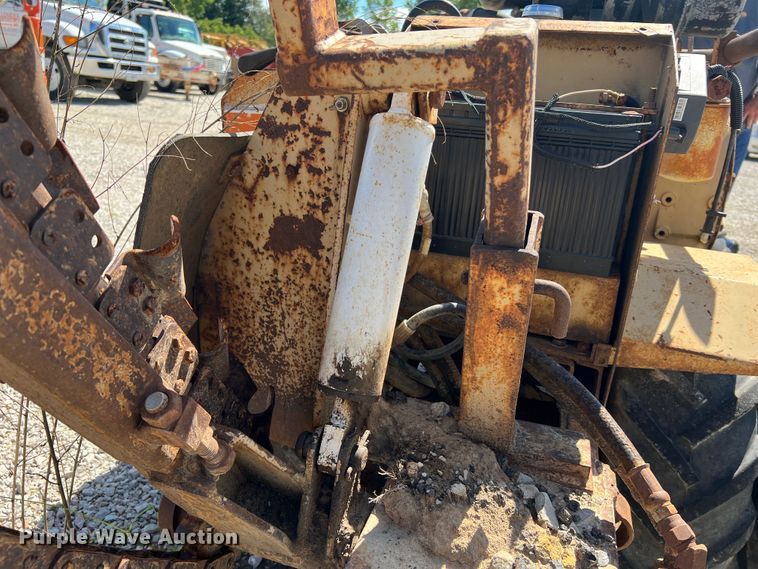 image for item JM9163 1991 Burkeen B30  trencher