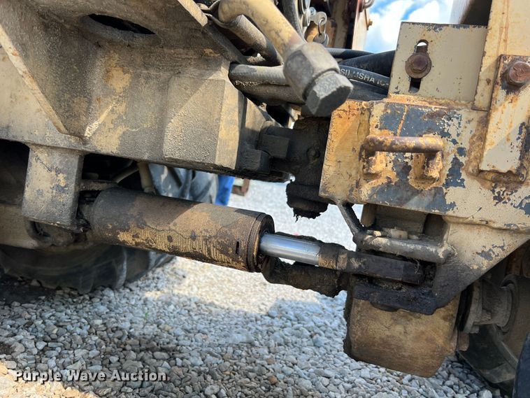 image for item JM9163 1991 Burkeen B30  trencher