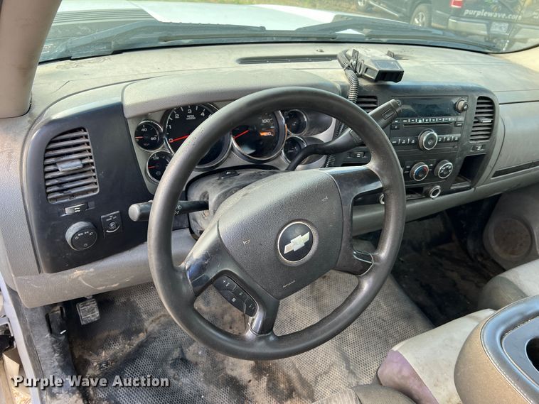 2008 Chevrolet Silverado 3500HD utility bed pickup truck in Dutzow, MO