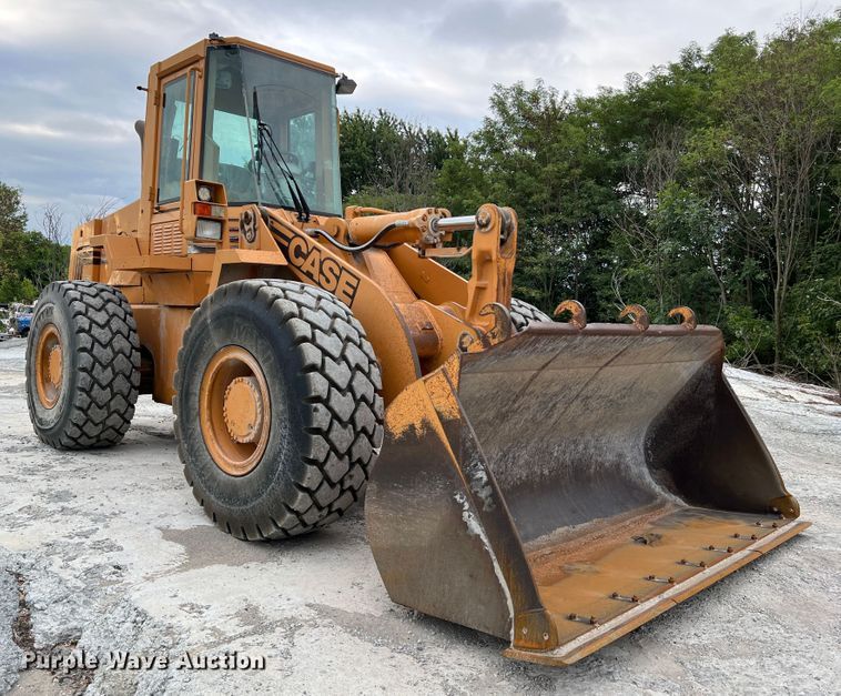 image for item JM9172 1995 Case 721B  wheel loader