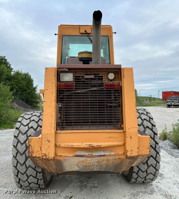 image for item JM9172 1995 Case 721B  wheel loader