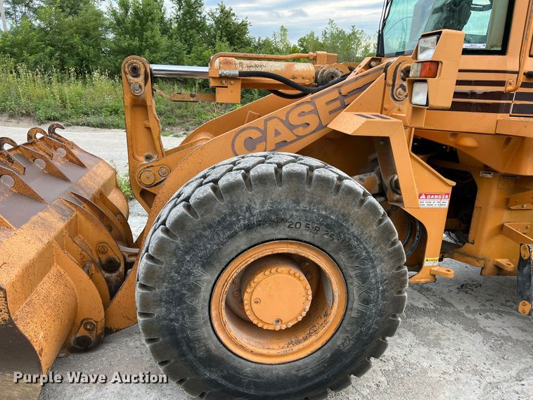 image for item JM9172 1995 Case 721B  wheel loader