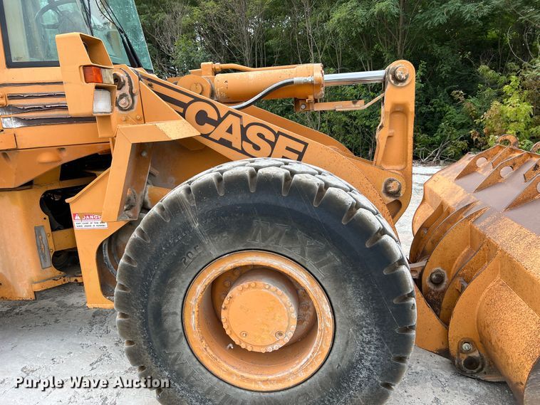 image for item JM9172 1995 Case 721B  wheel loader