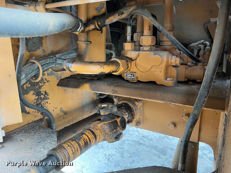 image for item JM9172 1995 Case 721B  wheel loader