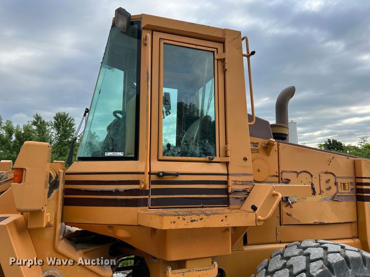 image for item JM9172 1995 Case 721B  wheel loader