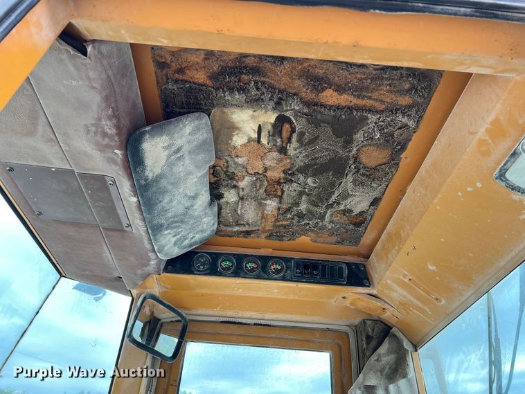 image for item JM9172 1995 Case 721B  wheel loader