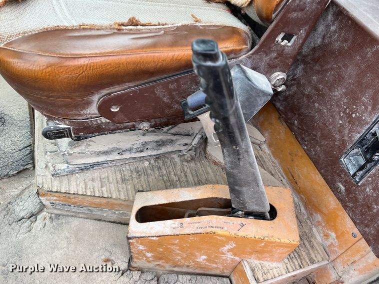 image for item JM9172 1995 Case 721B  wheel loader