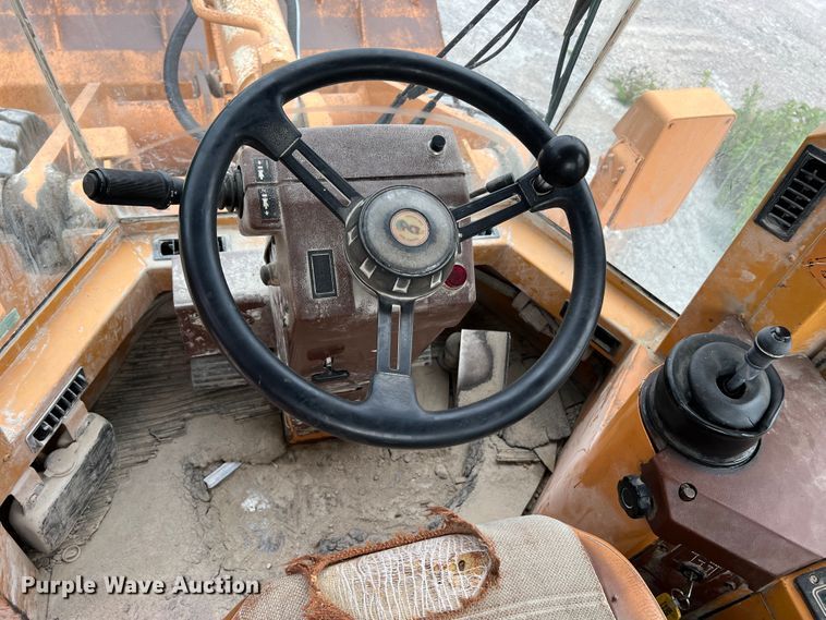 image for item JM9172 1995 Case 721B  wheel loader