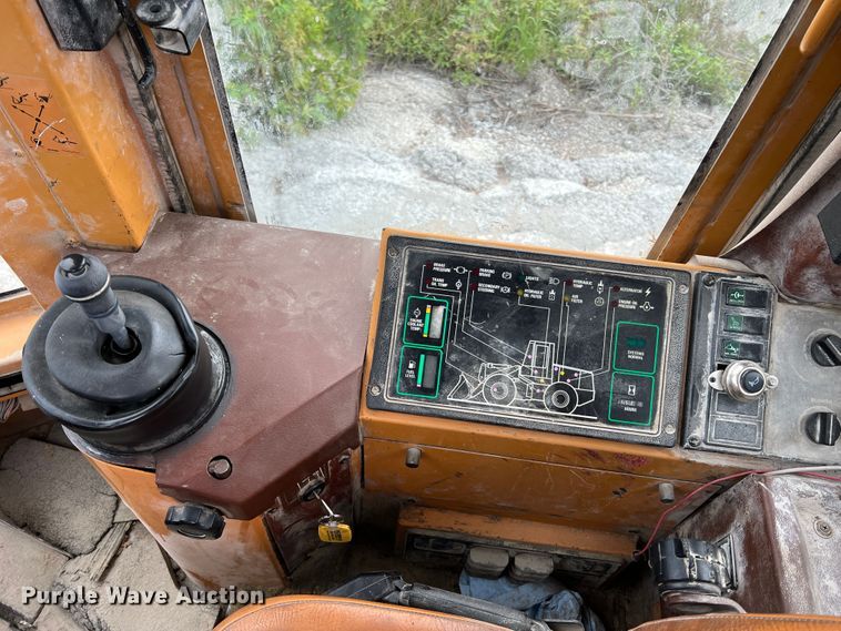 image for item JM9172 1995 Case 721B  wheel loader