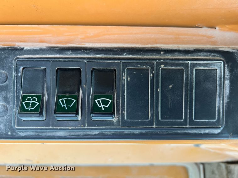 image for item JM9172 1995 Case 721B  wheel loader