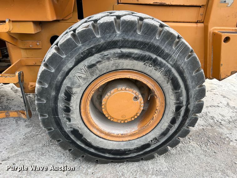 image for item JM9172 1995 Case 721B  wheel loader
