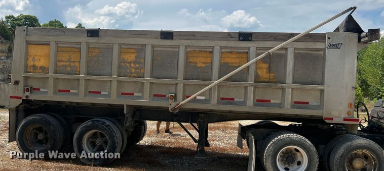 image for item JM9287 1990 East Manufacturing  end dump trailer
