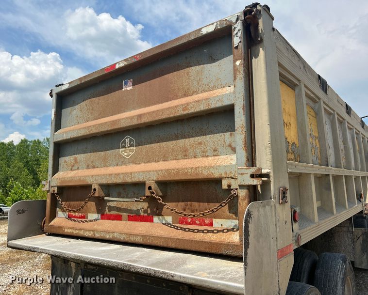 image for item JM9287 1990 East Manufacturing  end dump trailer