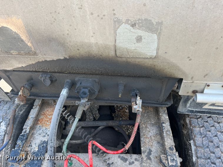 image for item JM9287 1990 East Manufacturing  end dump trailer