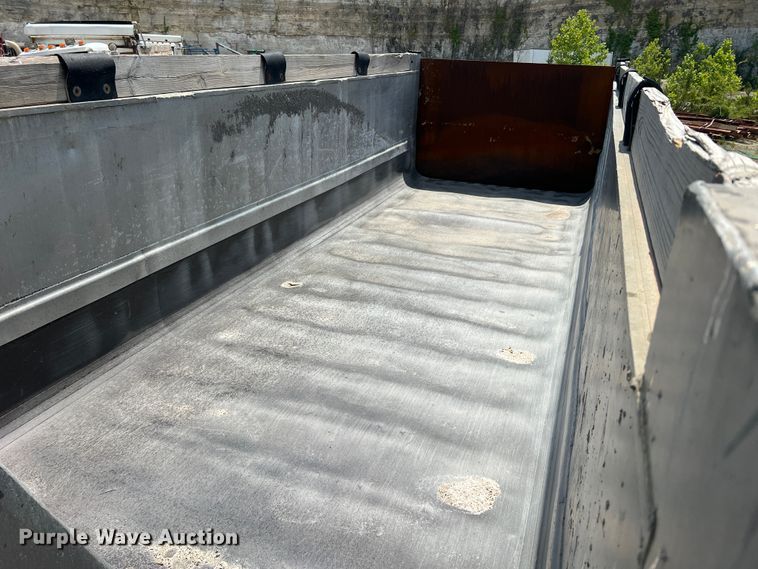 image for item JM9287 1990 East Manufacturing  end dump trailer