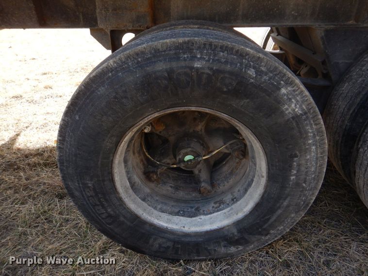 image for item JM9287 1990 East Manufacturing  end dump trailer