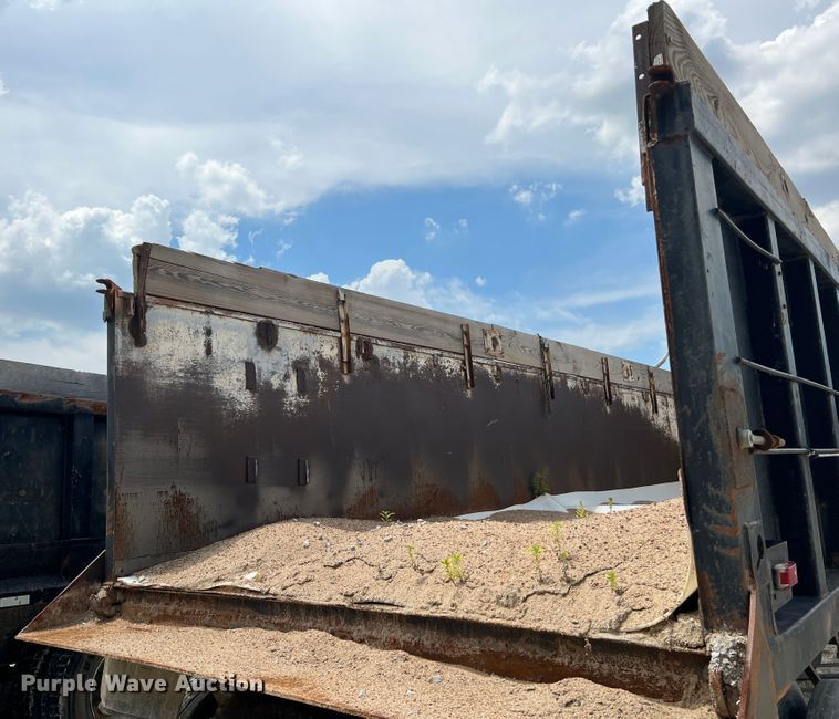 image for item JM9288 1968 Mt. Vernon HYH2127  end dump trailer