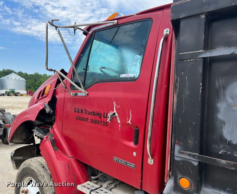 image for item JM9290 2004 Sterling L-Line  dump truck