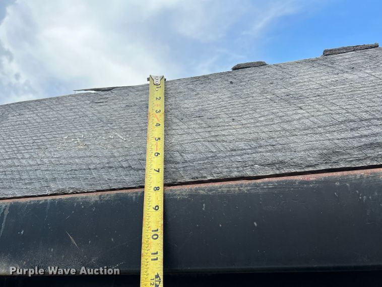 image for item JM9290 2004 Sterling L-Line  dump truck