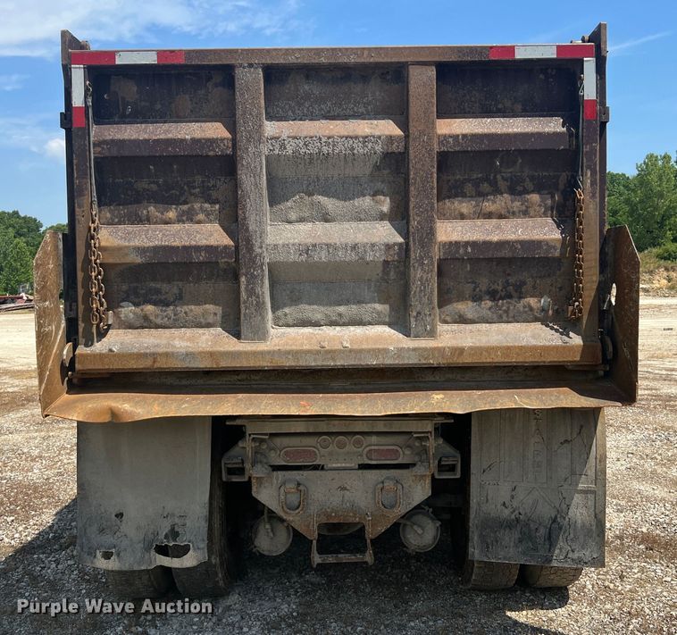 image for item JM9295 1994 Freightliner FLD  dump truck