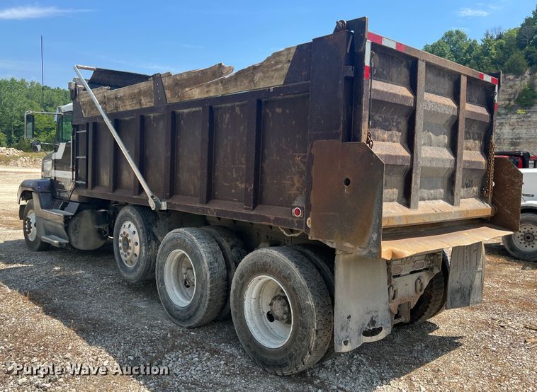 image for item JM9295 1994 Freightliner FLD  dump truck