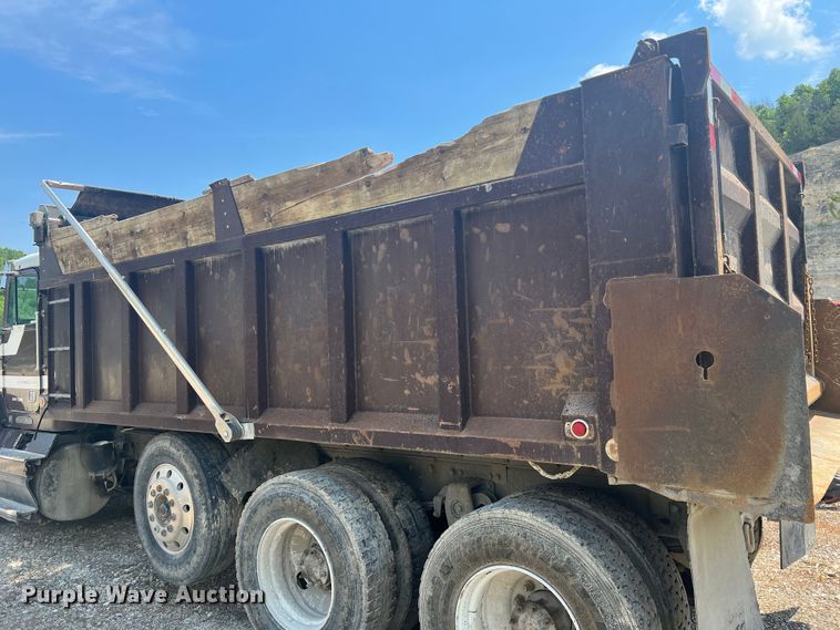 image for item JM9295 1994 Freightliner FLD  dump truck