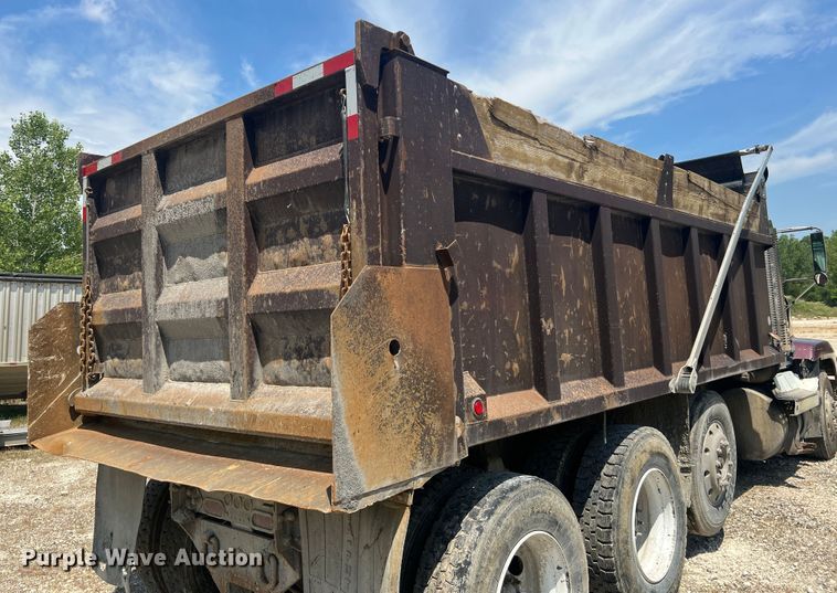 image for item JM9295 1994 Freightliner FLD  dump truck