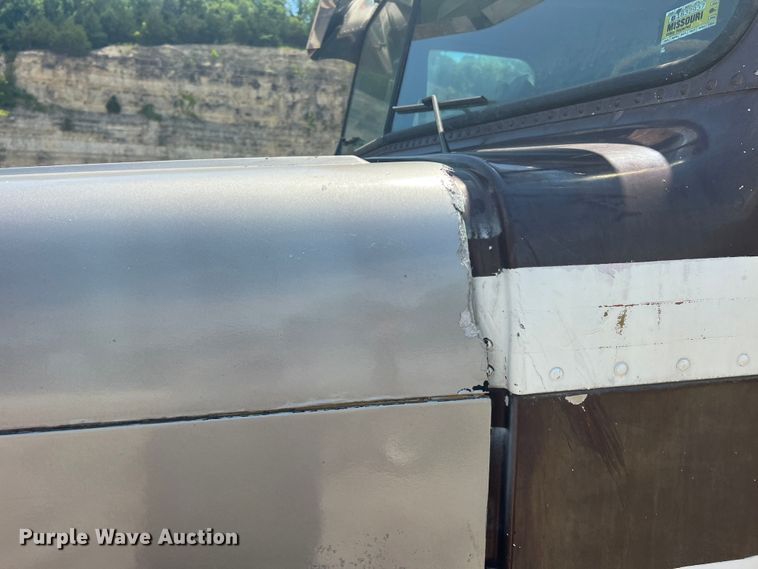 image for item JM9295 1994 Freightliner FLD  dump truck