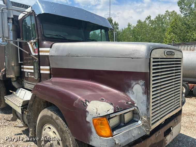 image for item JM9295 1994 Freightliner FLD  dump truck