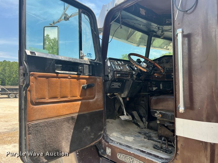 image for item JM9295 1994 Freightliner FLD  dump truck