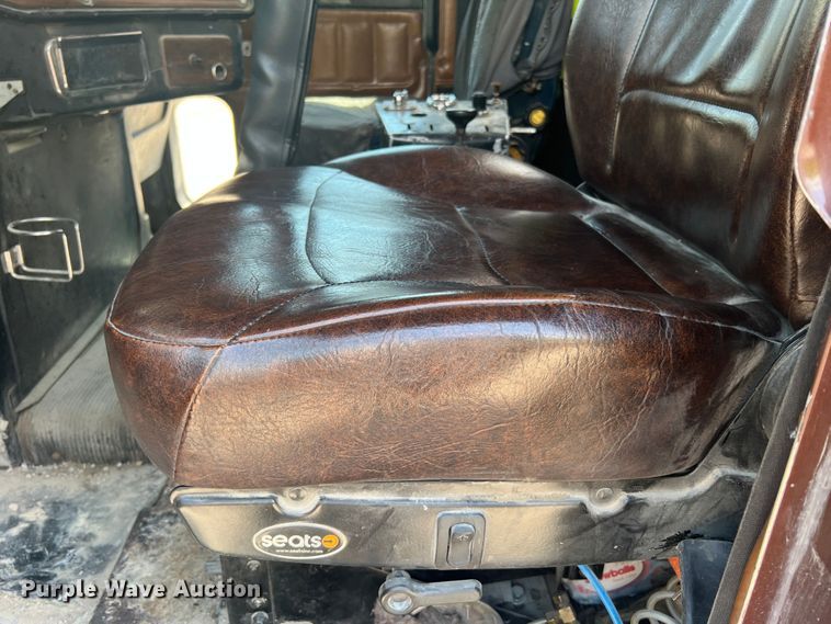 image for item JM9295 1994 Freightliner FLD  dump truck