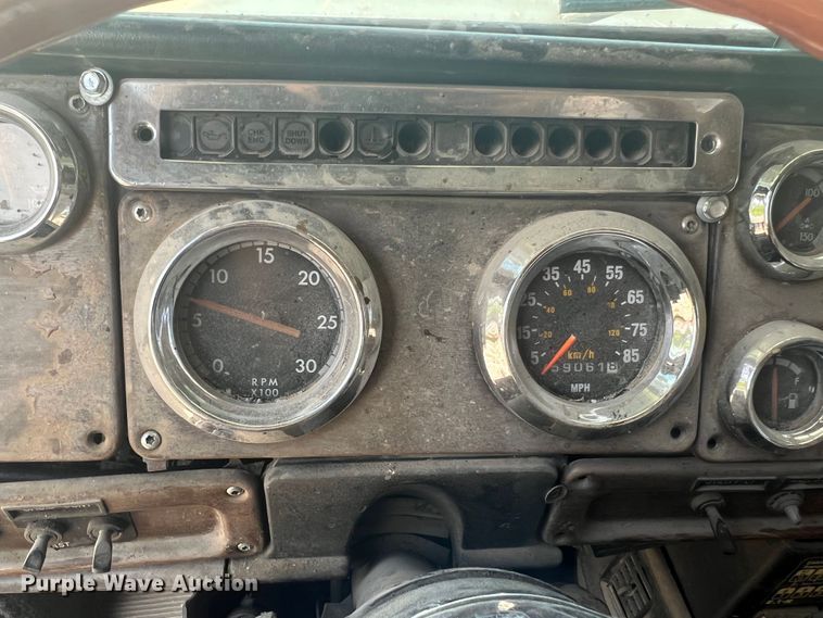 image for item JM9295 1994 Freightliner FLD  dump truck