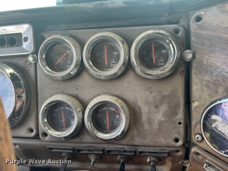 image for item JM9295 1994 Freightliner FLD  dump truck