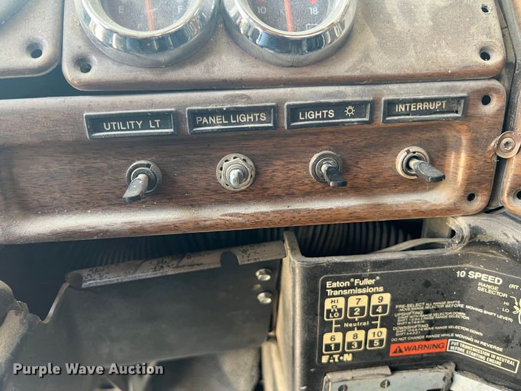 image for item JM9295 1994 Freightliner FLD  dump truck