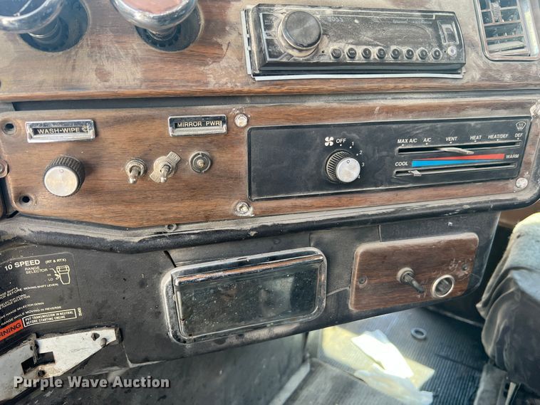 image for item JM9295 1994 Freightliner FLD  dump truck