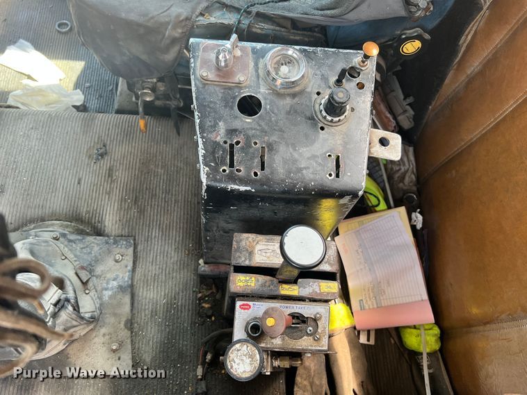 image for item JM9295 1994 Freightliner FLD  dump truck