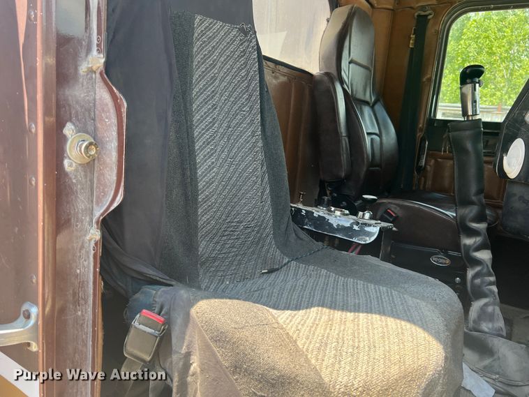 image for item JM9295 1994 Freightliner FLD  dump truck