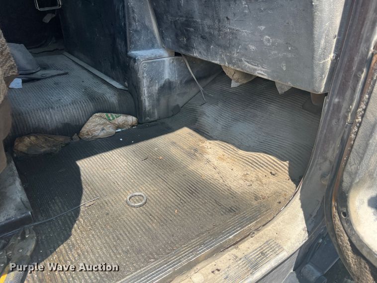 image for item JM9295 1994 Freightliner FLD  dump truck