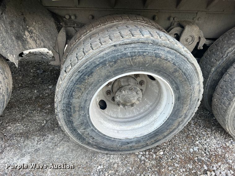 image for item JM9295 1994 Freightliner FLD  dump truck