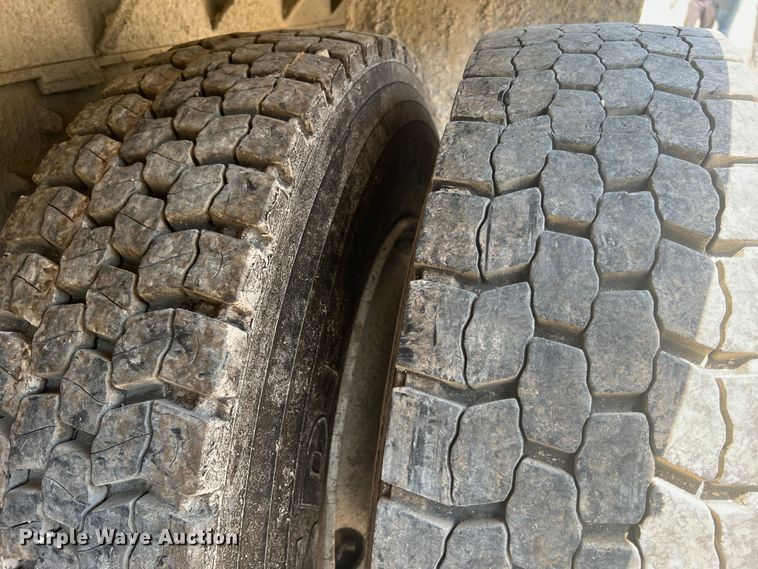 image for item JM9295 1994 Freightliner FLD  dump truck