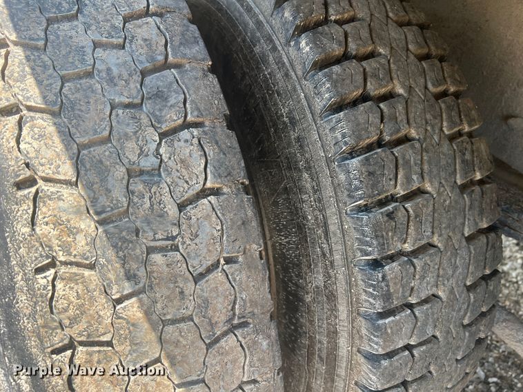 image for item JM9295 1994 Freightliner FLD  dump truck