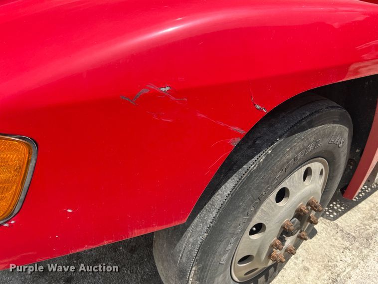 image for item JM9296 2003 Freightliner FLD  semi truck