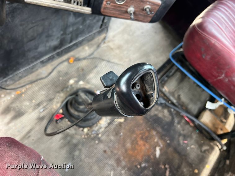 image for item JM9296 2003 Freightliner FLD  semi truck